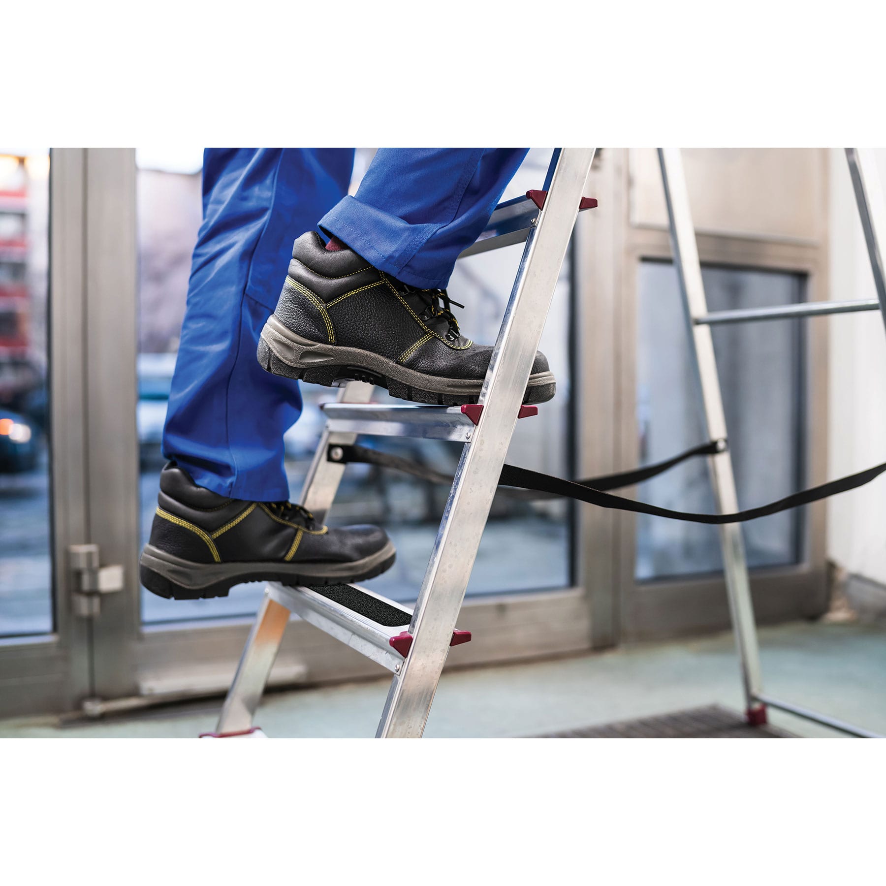 Truper CIA-02N, Tiras antiderrapantes con abrasivo, 50 mm, negras, 6 pzas